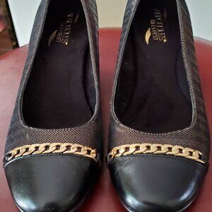 Gold Chain, Herringbone Style Shoes